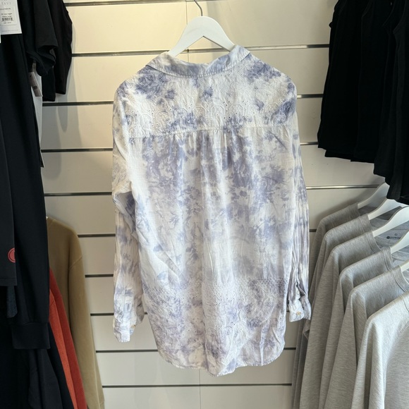 Pilcro tie dye button down eyelet top. Meant to be wrinkled. Beautiful detail. - Picture 7 of 7